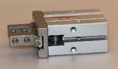 手指氣缸.jpg 手指氣缸.jpg