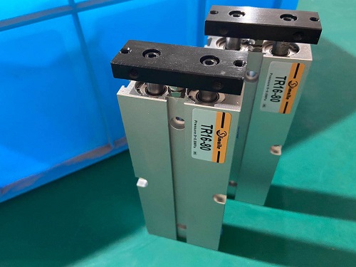 雙軸氣缸1.jpg 雙軸氣缸1.jpg